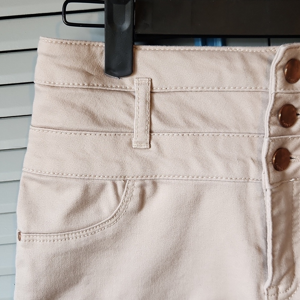 Refuge Beige High Waisted Shorts - Picture 3 of 11